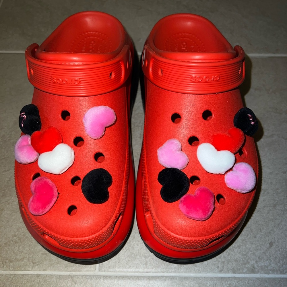Karol G x Crocs Mega Crush Clog W9/M7